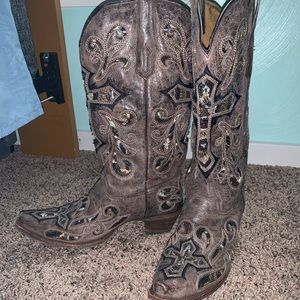 Corral Snip Toe Boots
